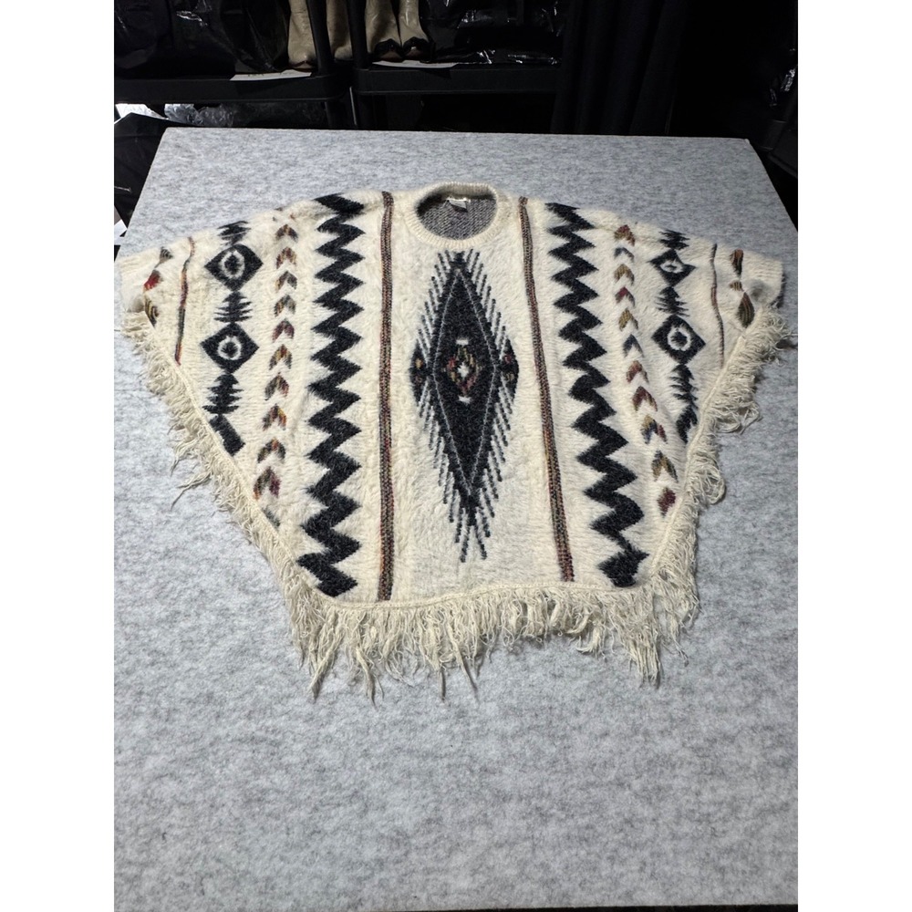 Francescas Southwestern Aztec Fringe Poncho Sweater Gray‎ Black Boho H-199 OS